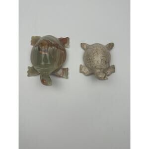 Hand Carved Onyx Turtle Polished Stone Set of 2 Approximate Measurements 4X4